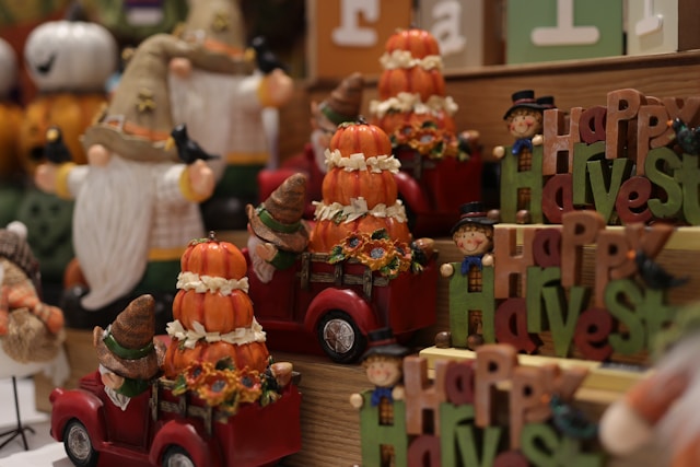 How to Create Seasonal Tabletop Displays with Neutral Base Pieces and Rotating Accents