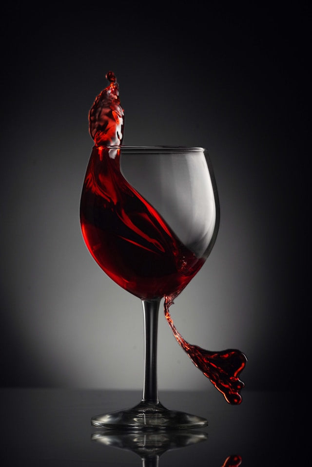 Stemmed vs Stemless Wine Glasses: Practical Differences for Dining, Parties, and Everyday Use
