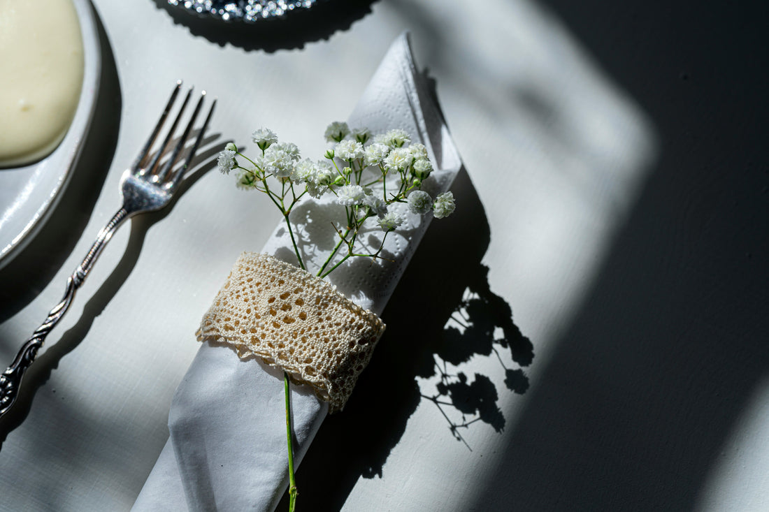 How to Choose a Decorative Napkin Holder for Everyday Tables and Special Events