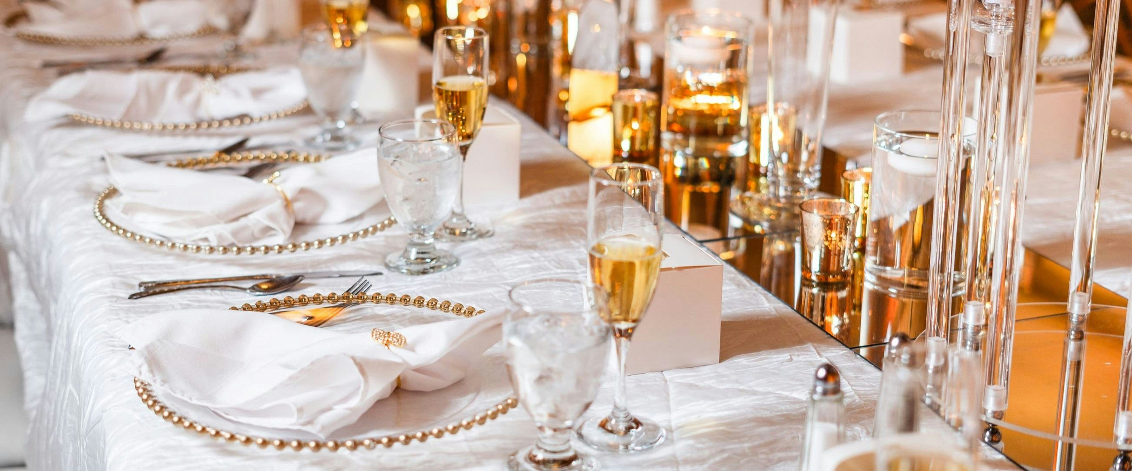 How to Choose Champagne Flutes for Weddings, Parties, and Outdoor Events