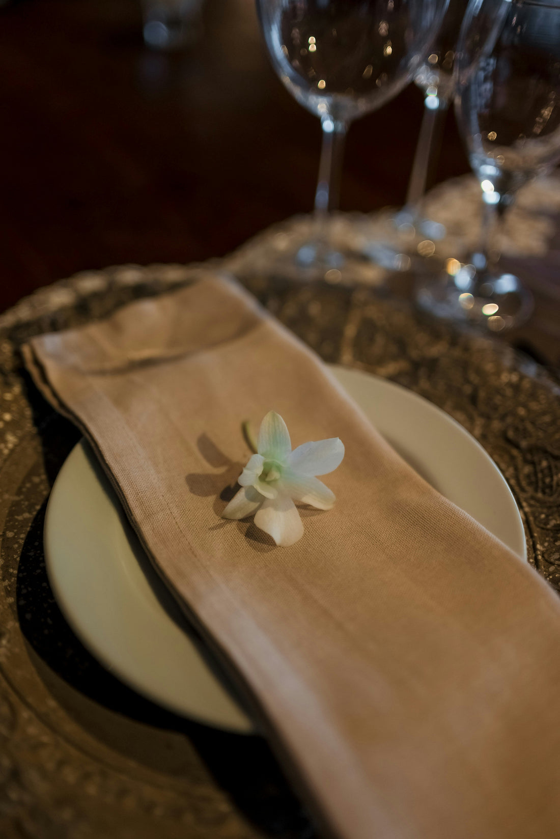 How a Gold Orchid Napkin Holder Adds Elegance to Tabletop Organization
