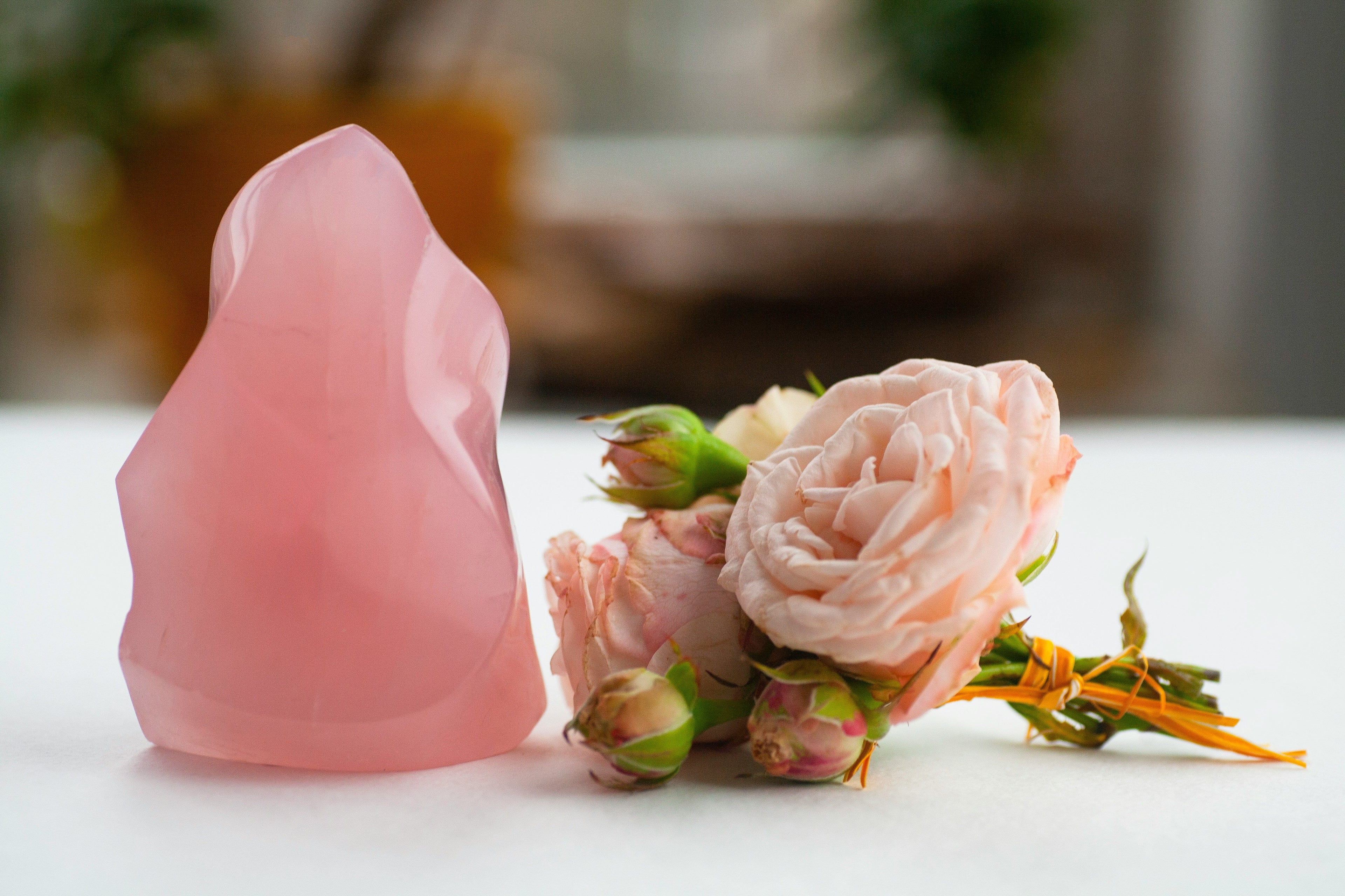 Rose Quartz Angel Decor Ideas for Desks, Shelves, and Thoughtful Gifts