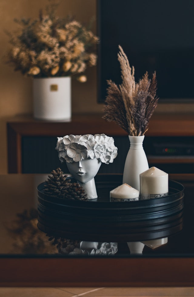 Black, White, Sage, or Brown Decorative Trays: How Color Changes a Table Setting