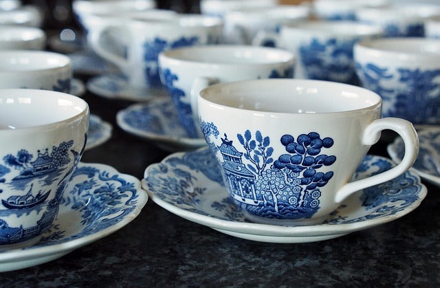 How to Mix Floral Fine China With Plain Dinnerware