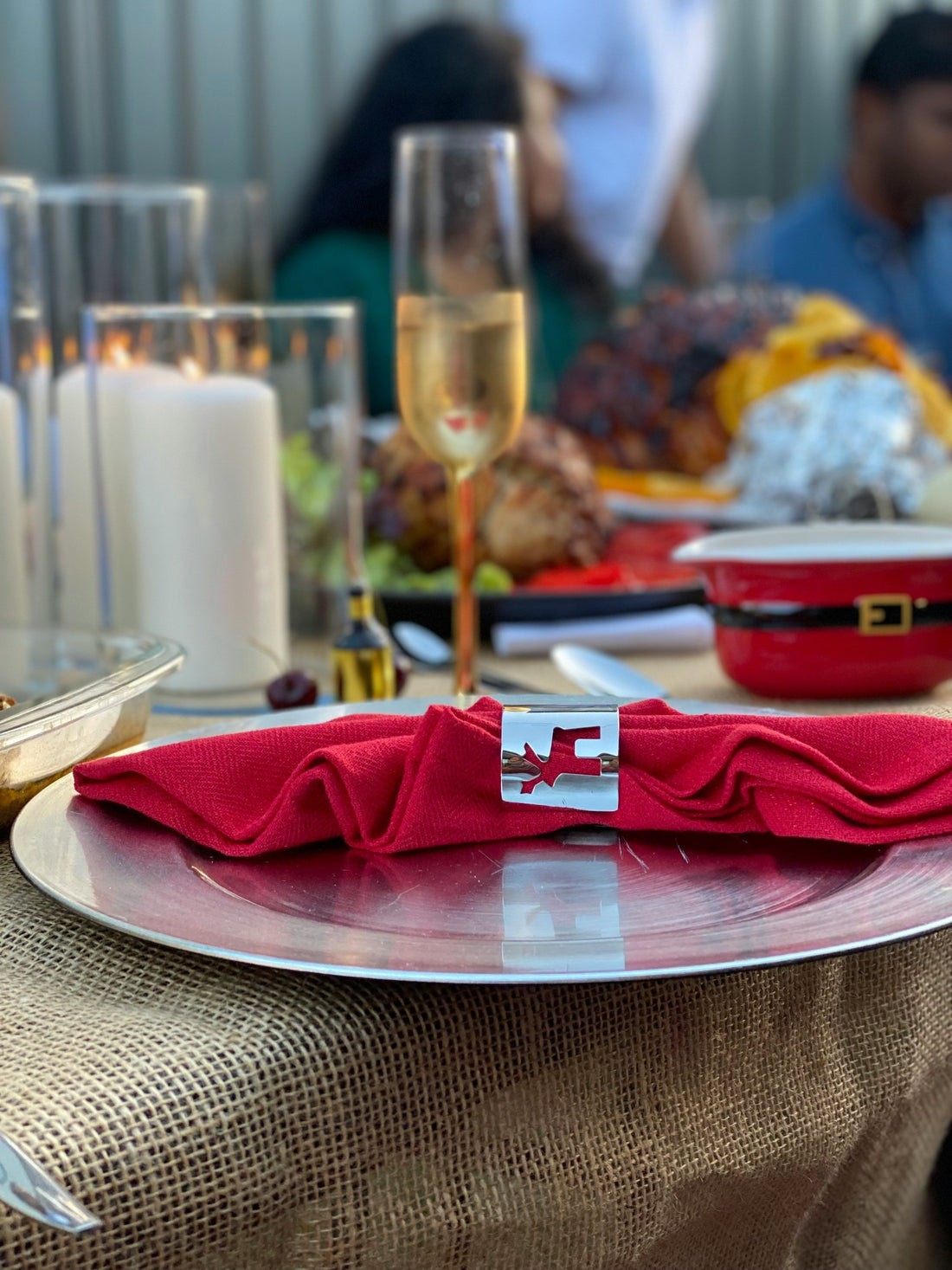How a Decorative Metal Napkin Holder Keeps Tables Organized and Styled