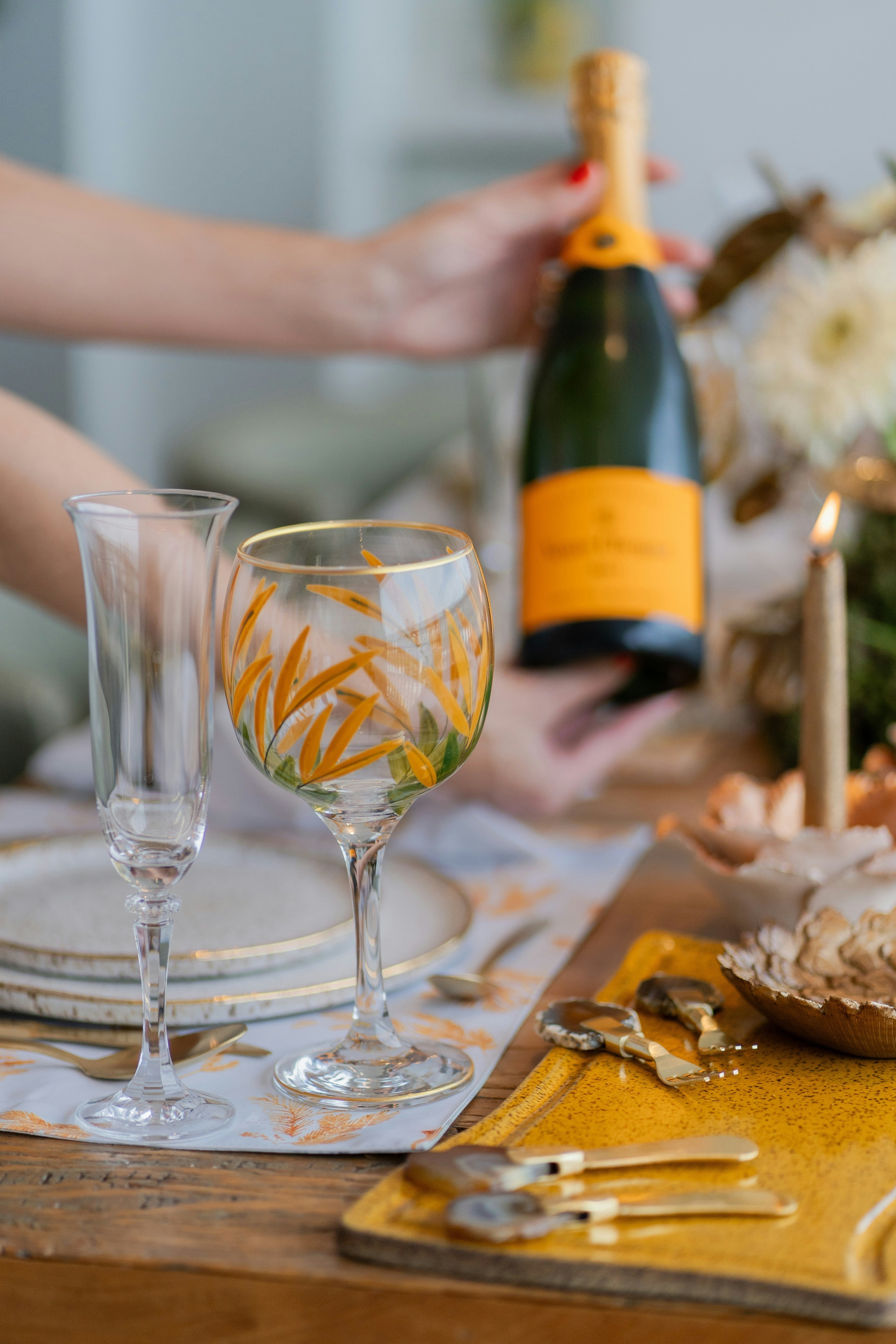 How to Use a Starfish Engraved Wine Carafe for Elegant Table Styling