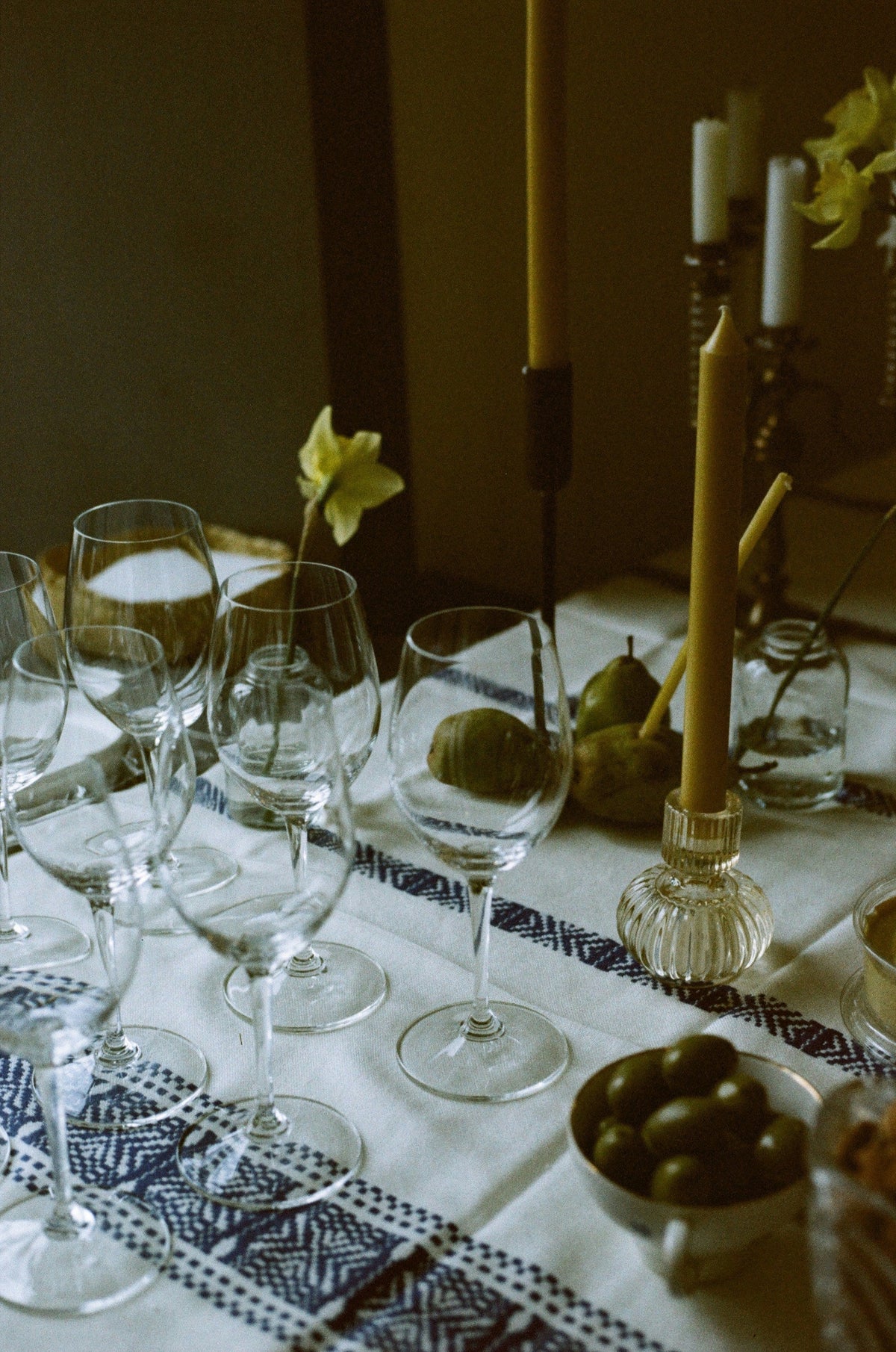How Vintage Art Deco Wine Glasses Create a More Playful Table Setting