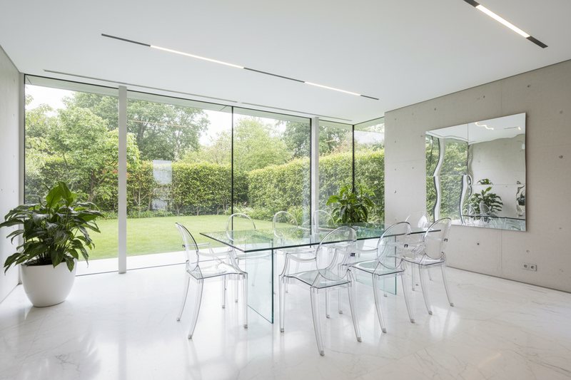 Transparent Glass Dining