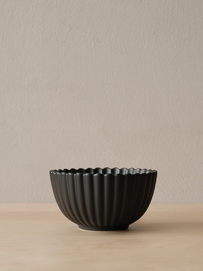 Flower-Shaped Daisy Bowl Set, 5.5-Inch, 17oz, Pack of 4 (Matte Black)