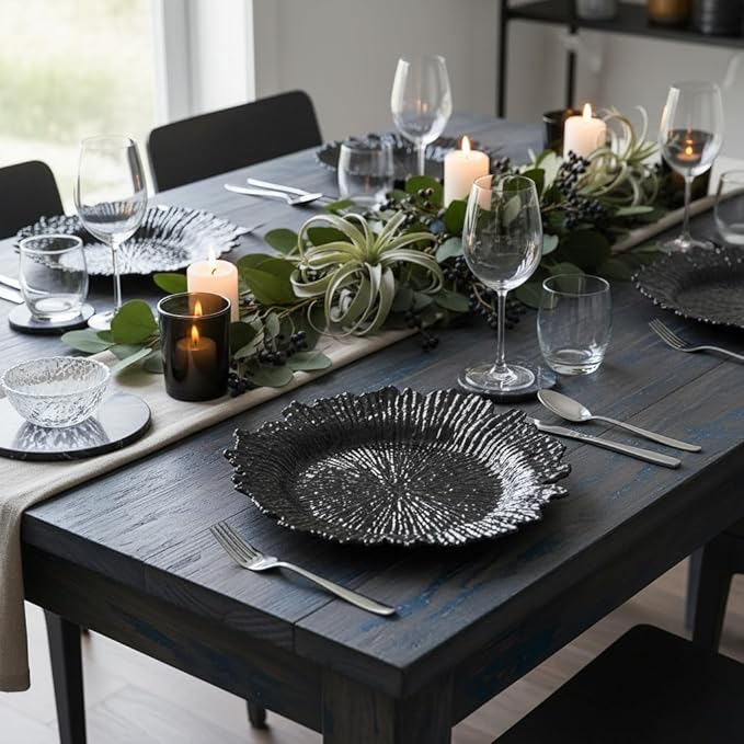 LOYALHEARTDY 24 Pack 13 Inch Black Charger Plates, Plastic Reef Textured Rim Round Decorative Underplates for Wedding, Party, Dinner Table
