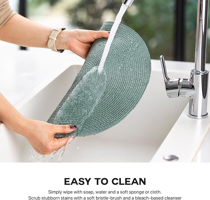 Round Placemats Set of 4 Plastic Woven Placemats Washable Wipeable Table Mats for Dining Table Heat Resistant Non-Slip Circle Place Mats (Dusk Green)