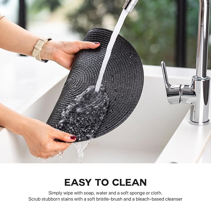 Round Placemats Set of 6 Plastic Woven Placemats Washable Wipeable Table Mats for Dining Table Heat Resistant Non-Slip Circle Place Mats (Black)