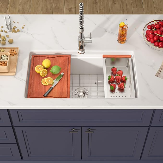 33 White Glossy Kitchen Sink 33''x19'' Undermount Fireclay Sink Single Bowl Porcelain Sinks Ceramic Deep Bowl Farmer Basin with Bottom Grid & Strainer Easy To Clean and Noise Reduction