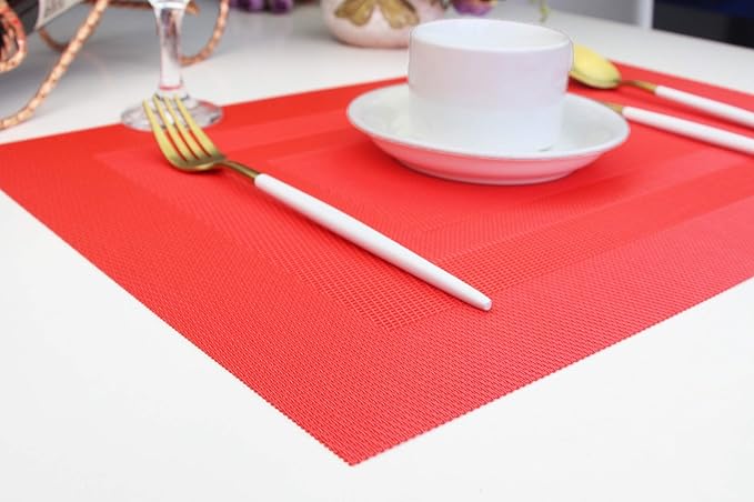 PIGCHCY Placemats,Durable Placemats for Dining Table,Washable Woven Vinyl Kitchen Placemats Set of 4 (18 x 12 inches,Passionate Red)