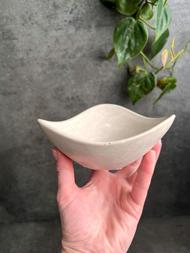 Wavy Concrete Bowl, Minimalist Key Bowl, Modern Cement Bowl, Entrway Catchall, Home Decor for Coffee Table, Jewlery Dish, Air Plant Holder, Small Stone Bowl (Small)