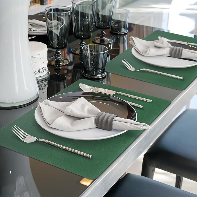 Faux Leather Placemats HeloHo Green Table Place Mats Set of 6 Waterproof Oilproof Heat Stain Resistant Placemats Washable Wipeable Placemat for Kitchen Dining Table Decoration Indoor Outdoor