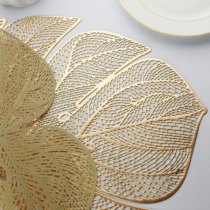 Evevda Gold Leaf Shaped Vinyl Placemats for Dinner Table Set of 6 Metallic Plastic Gold Place Mats Wipeable 6Pcs Table Mats for Wedding Annersary Dinner Table Decoration Mats(17.7x13.8inch/45x35cm)