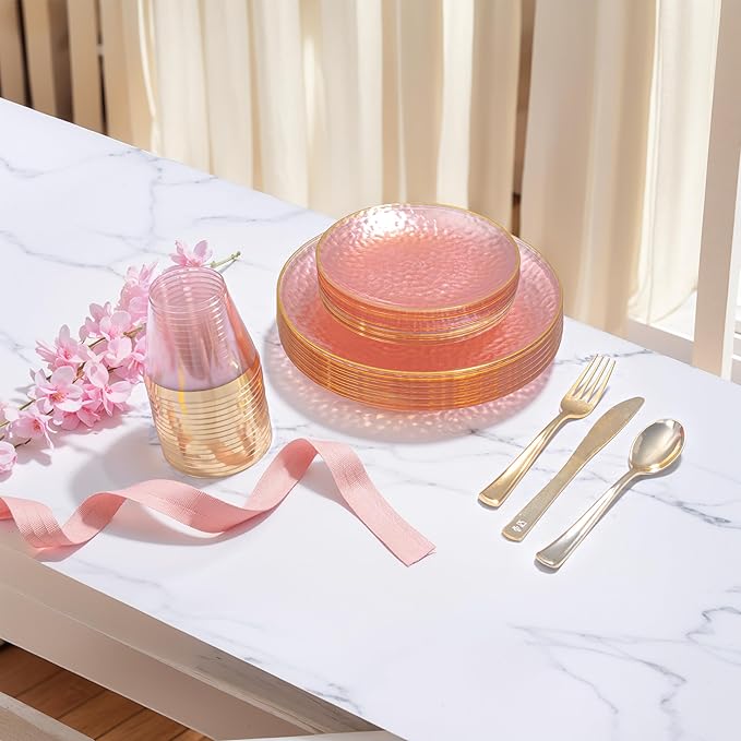 DaYammi 100PCS Pink Gold Plastic Plates - 10 inch Clear Pink Gold Dinner Plates - Hammer Pattern Design - Fancy Disposable Plate - Heavy Duty Party Plate Ideal for Wedding