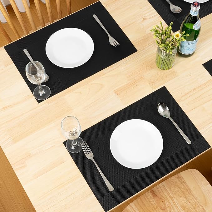 Winknowl Placemats Set of 4, Washable Vinyl Woven Placemats, Heat Resistant & Wipeable Table Mats for Kitchen Dining Table (Black)