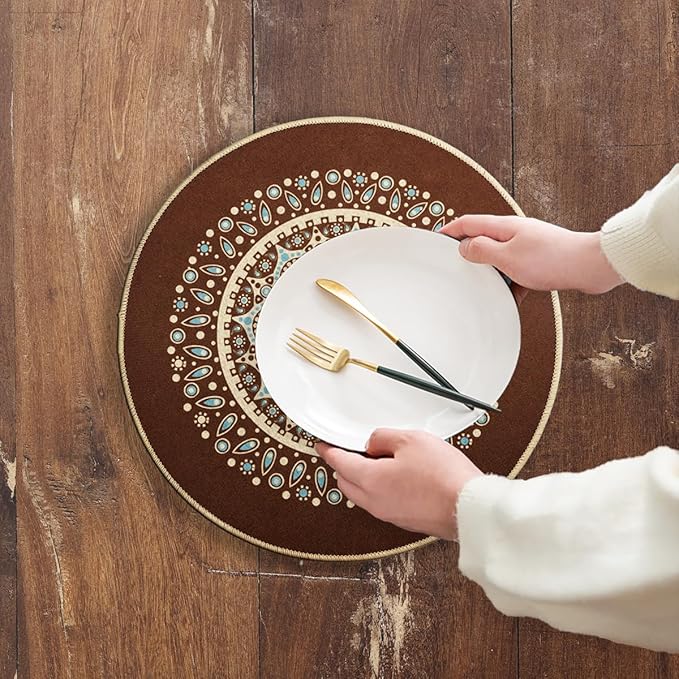 PIGCHCY Round Boho Placemats Set of 6, Rubber Heat Resistant Placemat, Waterproof Washable Table Mats for Dining Table Decoration (Brown)
