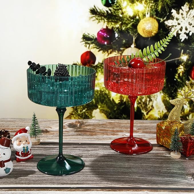 12 Pcs Ribbed Martini Glasses 10 oz Disposable Plastic Vintage Ribbed Coupe Glasses Unbreakable Dessert Parfait Glassware for Wedding Birthday Party Supplies (Red and Green)