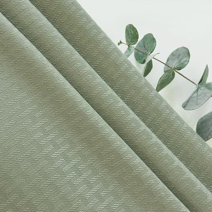 maxmill Round Weaved Texture Design Tablecloth Spill-Proof Wrinkle Free Soft Washable Table Cloth for Circular Table Cover, for Dining Room Banquet Parties Holiday Dinner, 70 Inch Sage Green