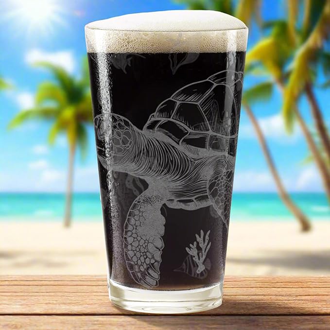 SEA TURTLE Engraved Beer Pint Glass | Great Nautical Drinking Gift Idea for Ocean Marine Enthusiasts Divers Sea Creatures