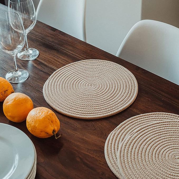 4 Pack Jute Woven Placemats, 13.8 inches Round Braided Brown Tablemats Handmade Weave Placemats Heat Resistant Non-Slip Fabric Rustic Large Plate Chargers for Dining Table