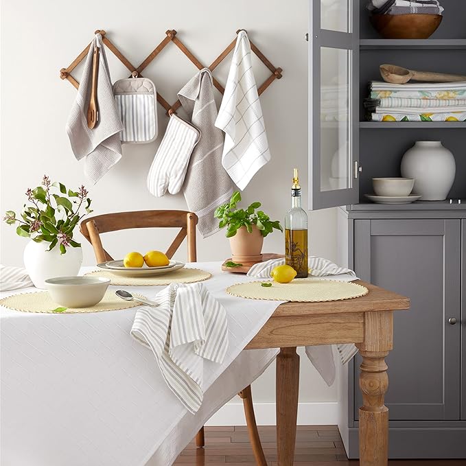 Martha Stewart Honeycomb Modern Farmhouse Polyester Cotton Rectangle Tablecloth, White, 60"x84"