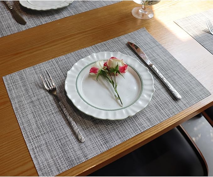 Placemats Set of 4,Heat Resistant Non-Slip Table Mats,Place mats for Dining Table,Washable Durable PVC Vinyl Woven Placemat（Light Gray）