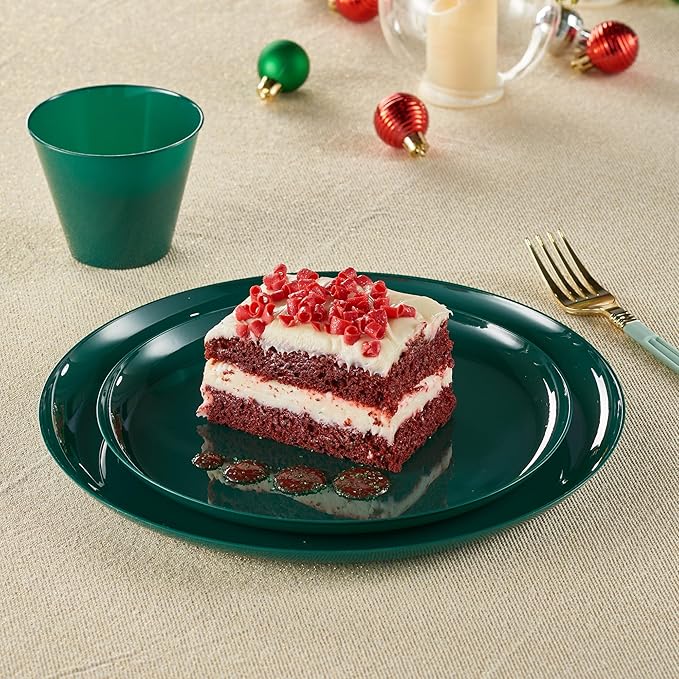 PLASTICPRO [30 Pack 8.6'' Christmass Green Plastic Party Plates Edge Collection Premium heavyweight Elegant Disposable Tableware Dishes