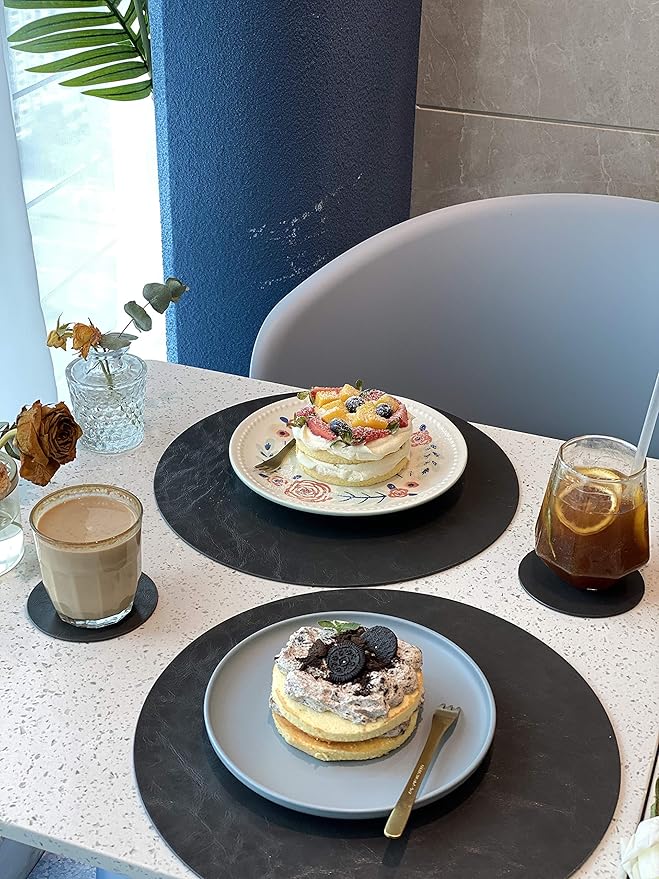Set of 8 Faux Leather Round Placemats and Coasters, Coffee Mats Kitchen Table Mats, Waterproof, Easy to Clean for Kitchen Dining Round Table